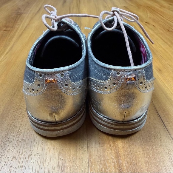 Ted Baker London Silver Metallic Brogue Oxford Shoes Women Size US8/EUR39 - Picture 2 of 13
